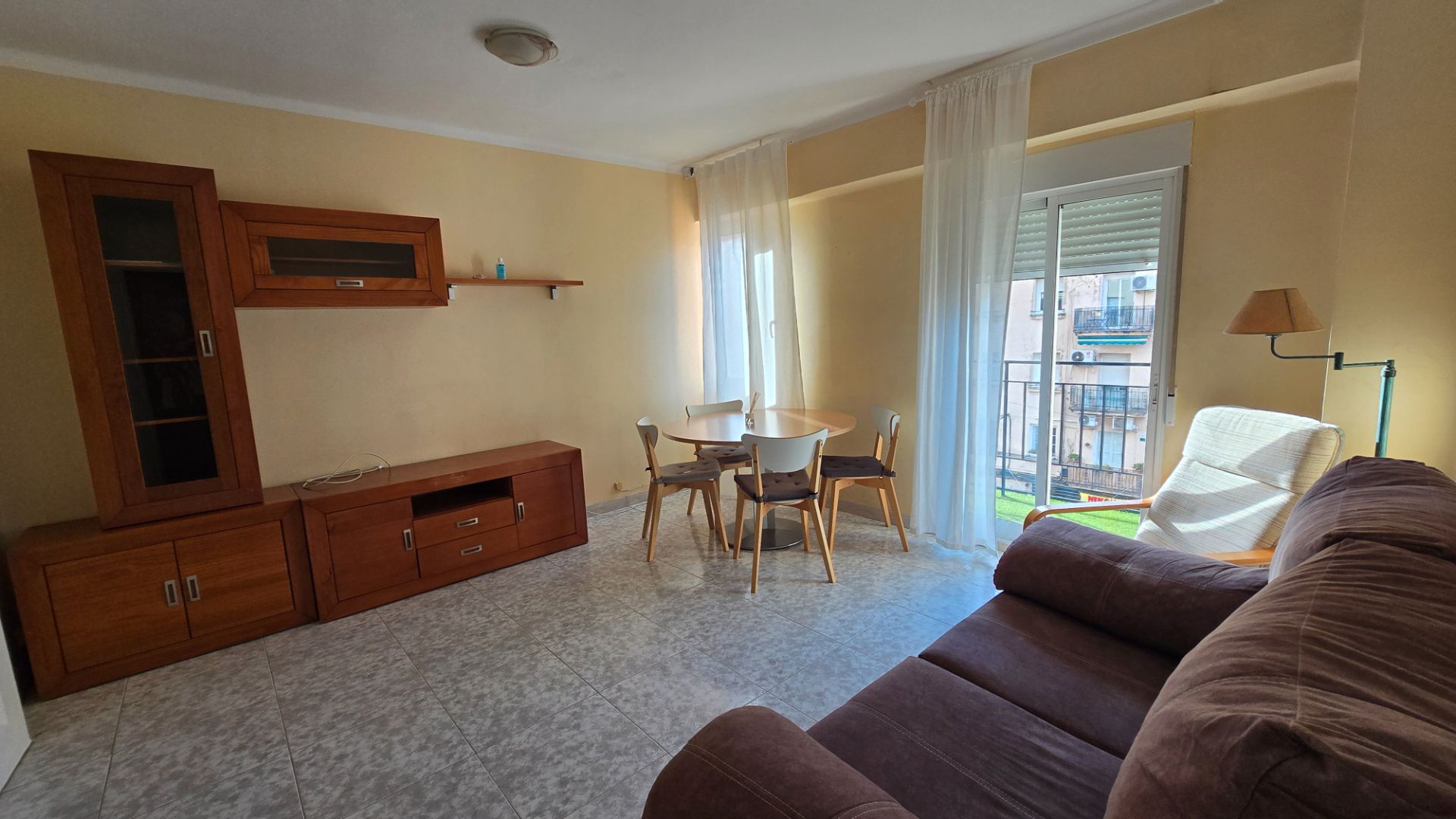 Sala d'estar de Pis de lloguer en  Valencia Capital amb Moblat, Forn i Rentadora