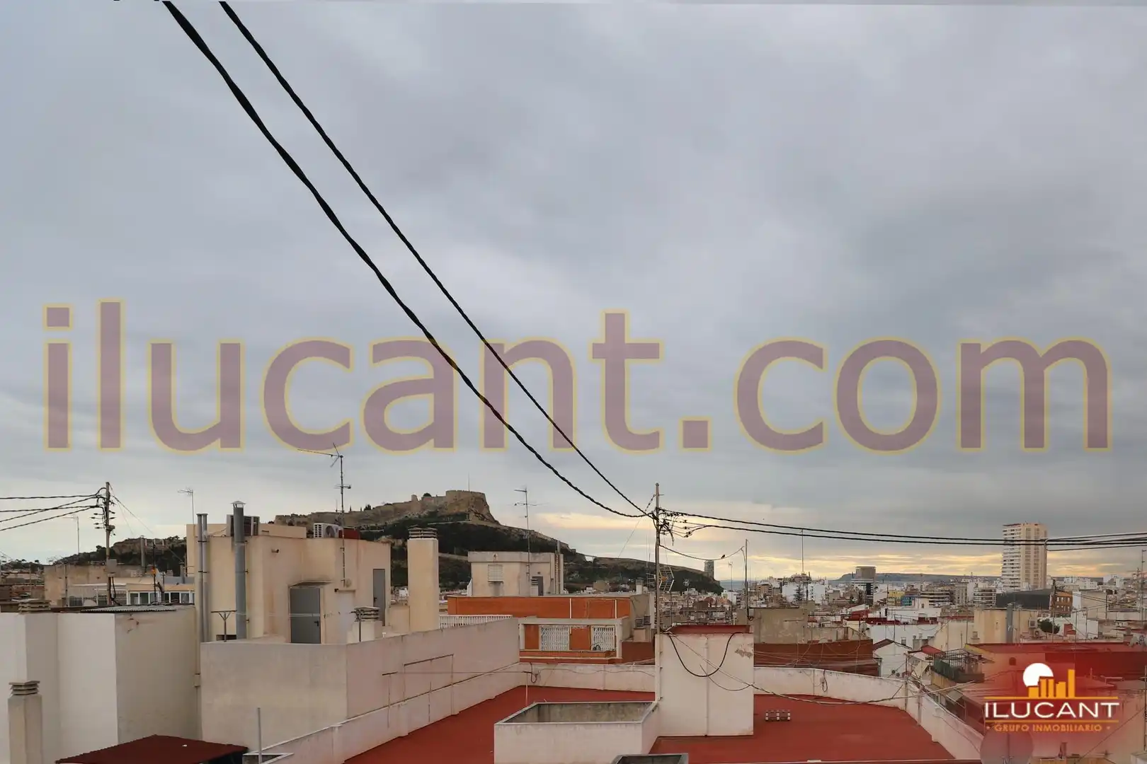 Vista exterior de Pis en venda en Alicante / Alacant amb Aire condicionat i Calefacció