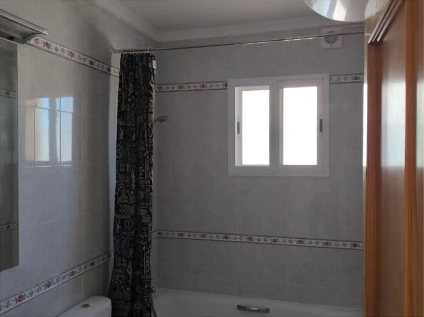 Bathroom of Flat for sale in Calpe / Calp  with Air Conditioner, Private garden and Swimming Pool