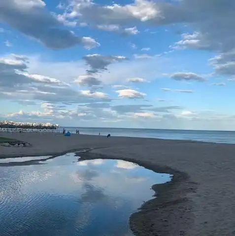 Vista exterior de Piso en venta en Fuengirola con Aire acondicionado, Amueblado y Balcón
