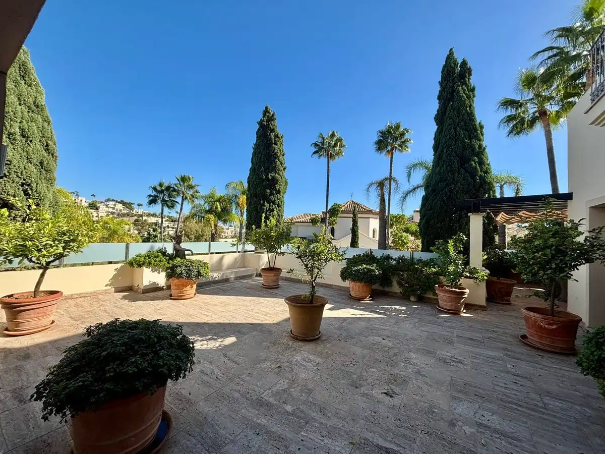 Terrasse von Haus oder Chalet zur Miete in Benahavís mit Klimaanlage, Heizung und Privatgarten