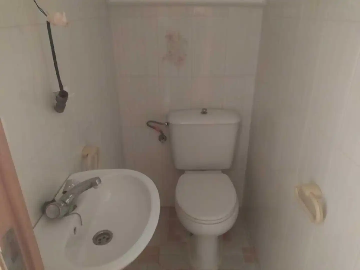 Bany de Casa adosada en venda en Torrevieja amb Jardí privat, Terrassa i Piscina comunitària