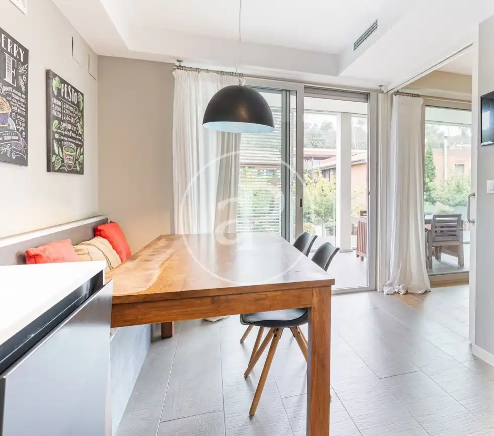 Dining room of Flat for sale in Sant Cugat del Vallès  with Air Conditioner, Heating and Private garden