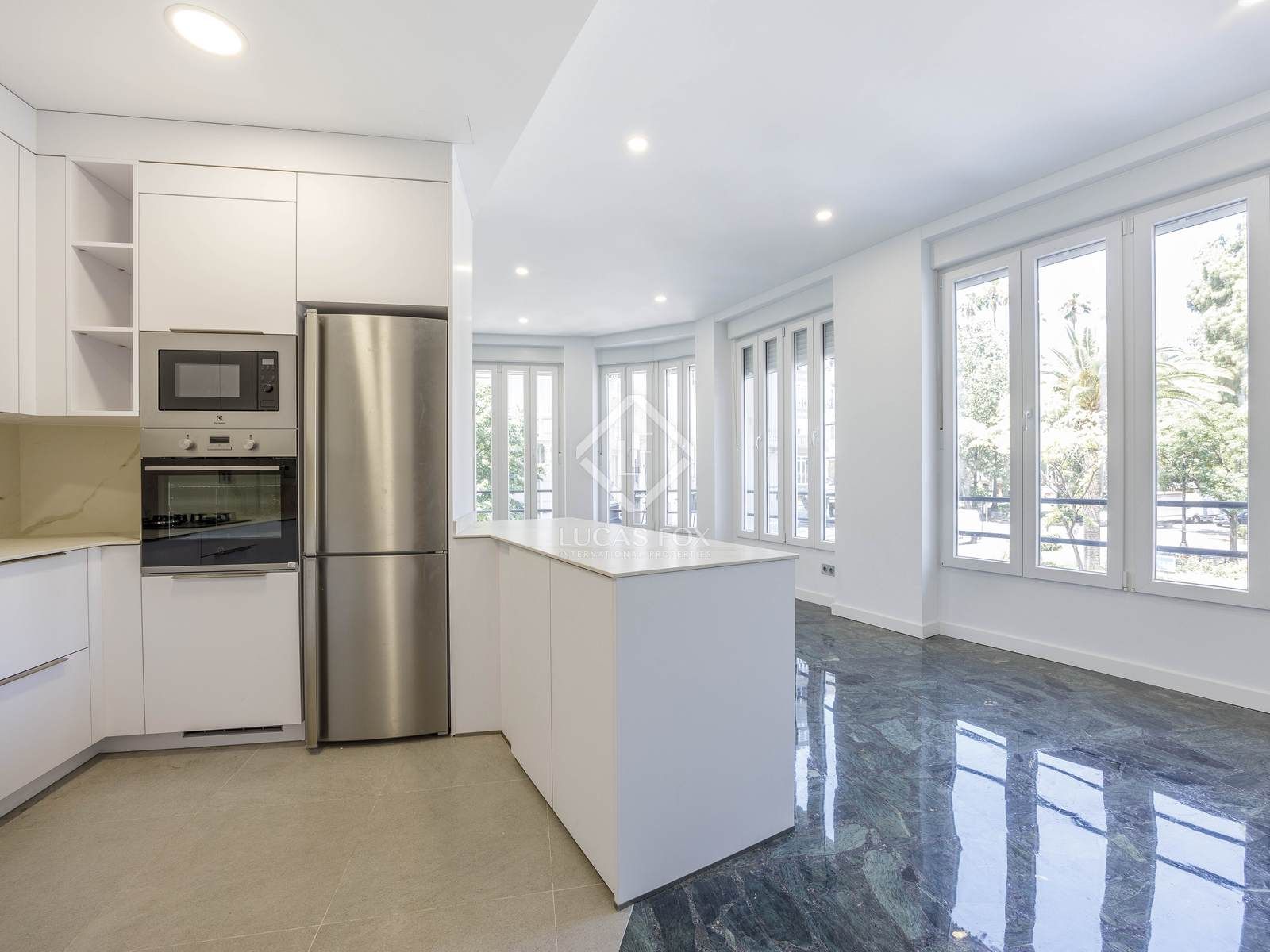 Kitchen of Flat to rent in  Valencia Capital  with Air Conditioner