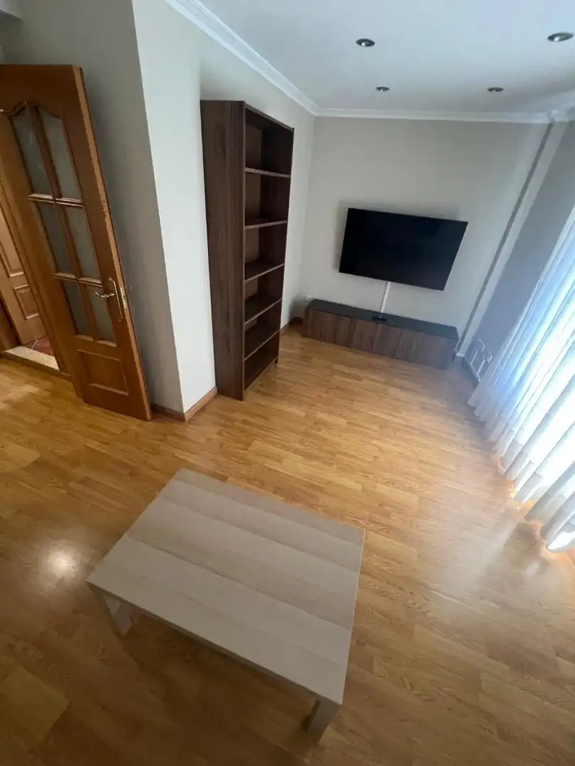 Sala d'estar de Pis en venda en Gijón  amb Parquet i Alarma