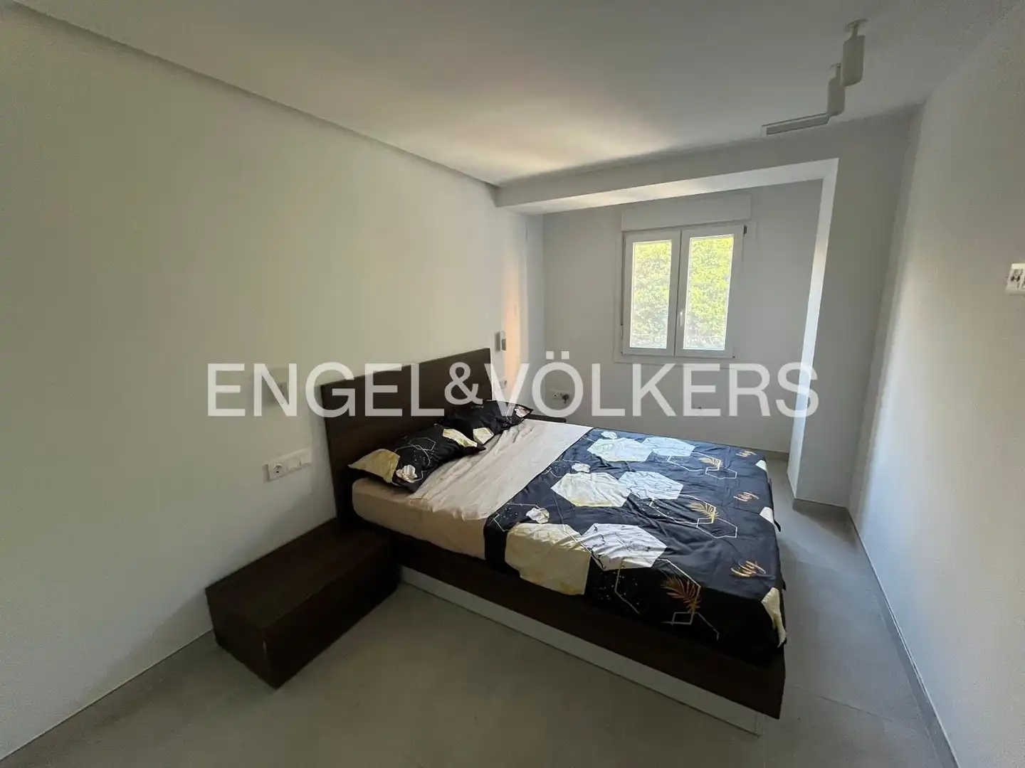 Schlafzimmer von Wohnung zur Miete in Valencia mit Klimaanlage und Heizung