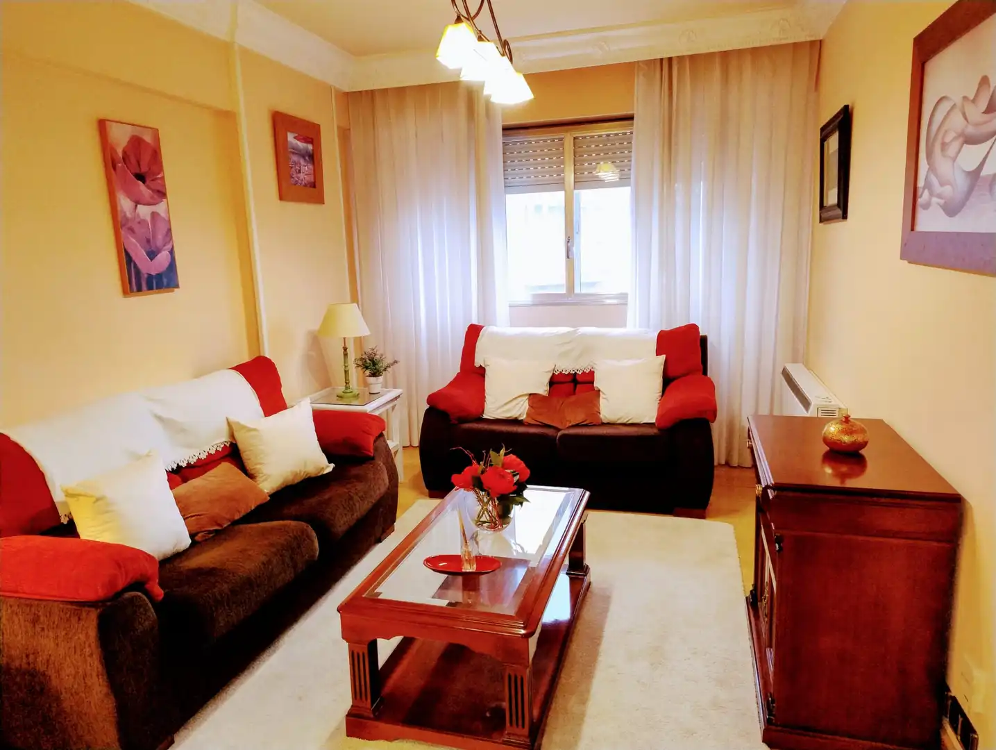 Living room of Flat for rent in Santiago de Compostela   with Heating, Furnished and Oven