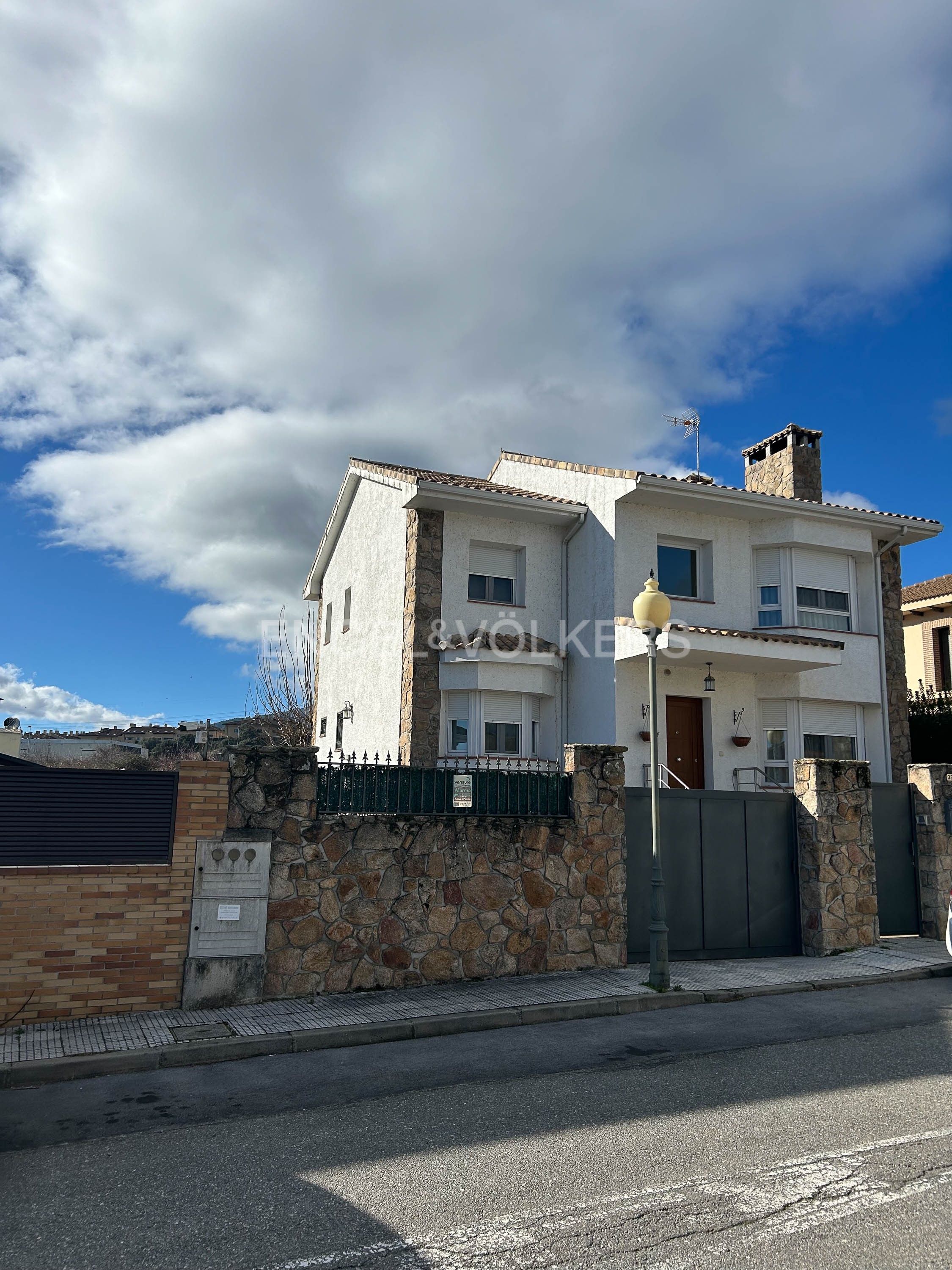Exterior view of House or chalet for sale in Guadarrama  with Heating, Private garden and Storage room