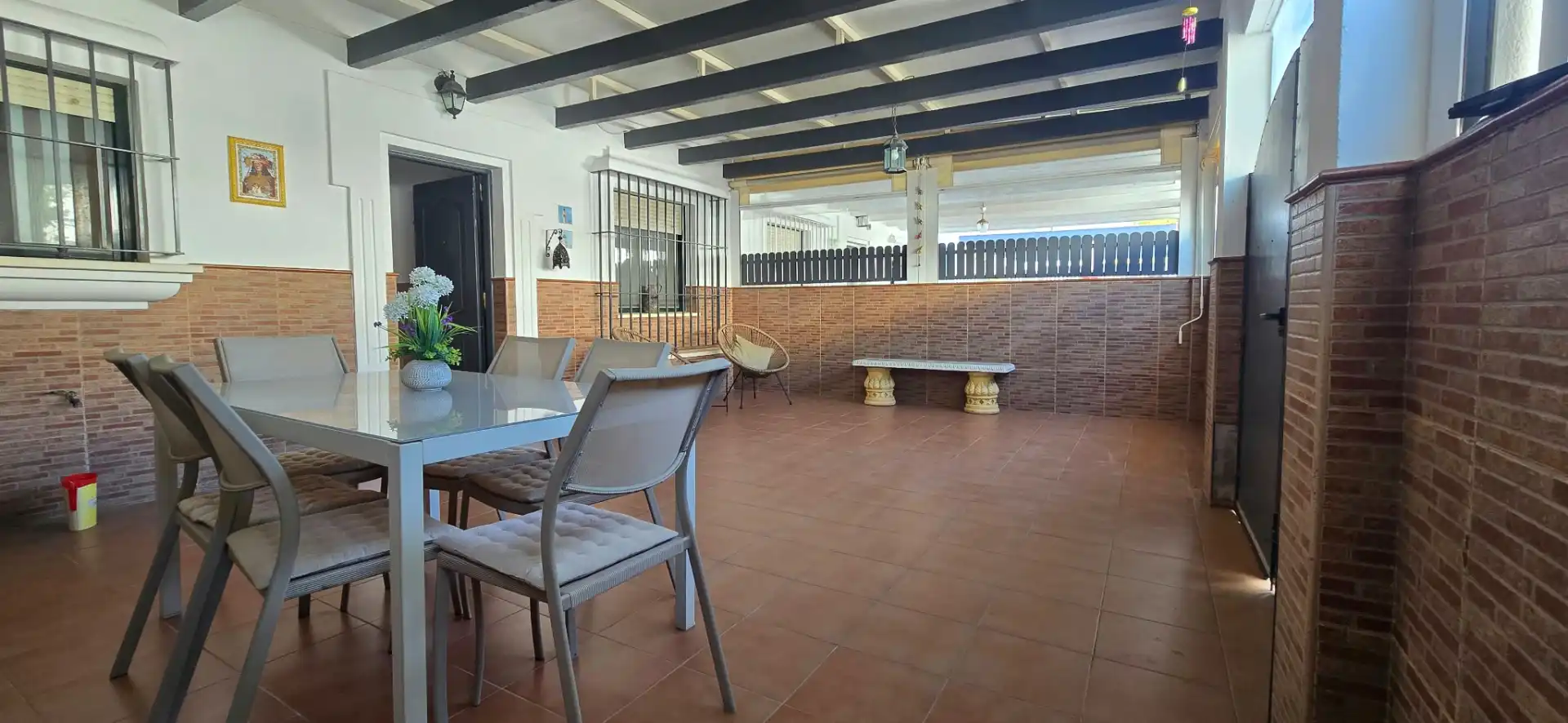 Adossat amb piscina en venda a Calle Longueron 48