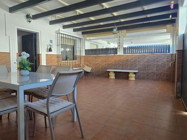 Adosado con piscina en venta en Calle Longueron 48