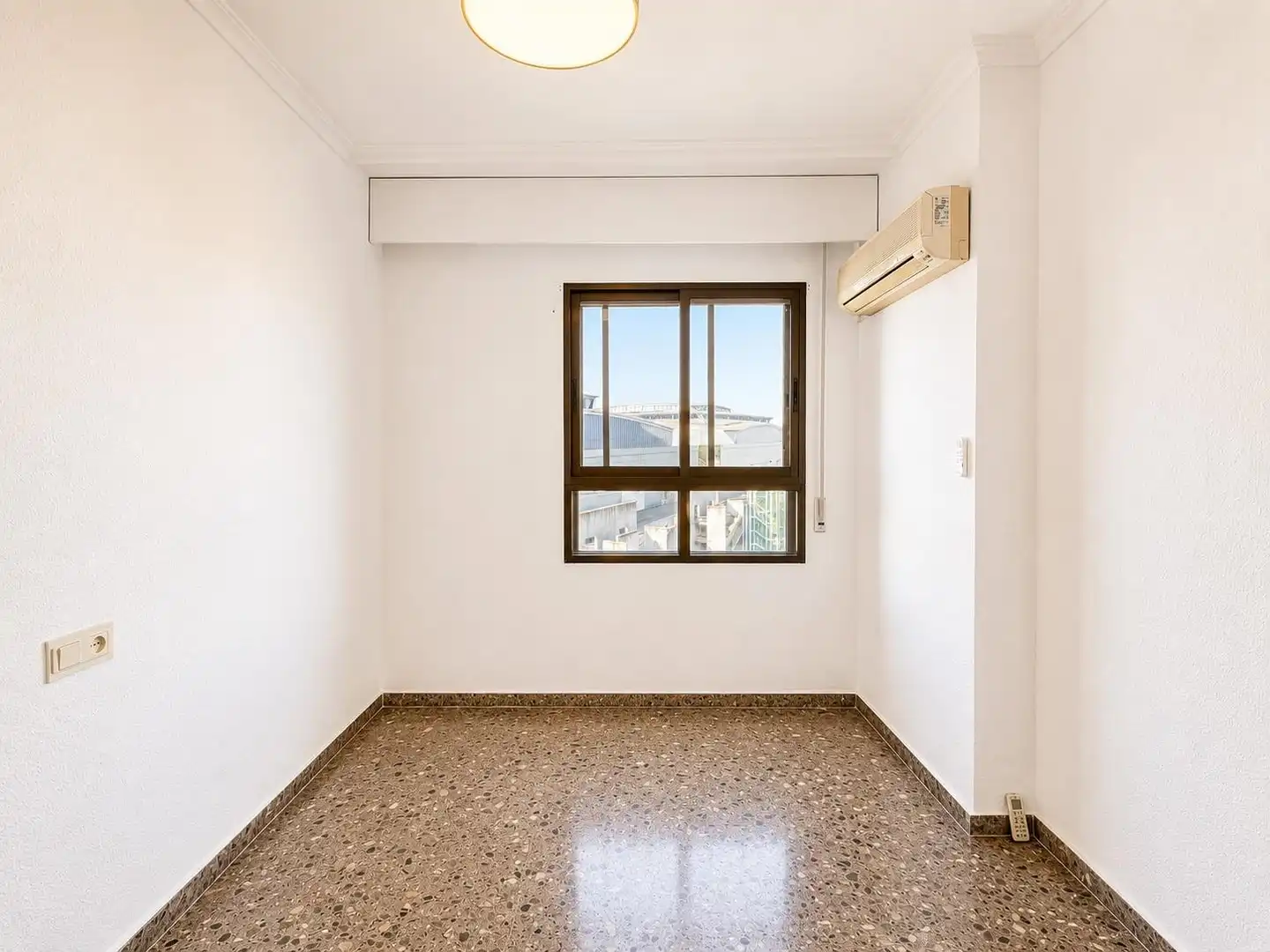 Balcony of Flat for rent in Paterna  with Balcony