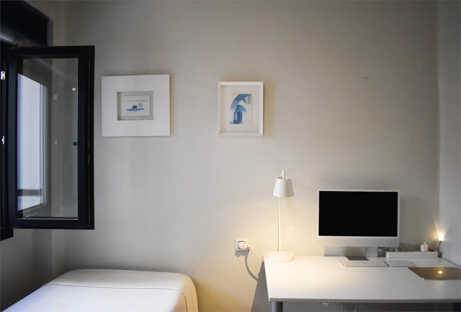 Bedroom of Flat for sale in Vélez-Málaga  with Terrace and Furnished