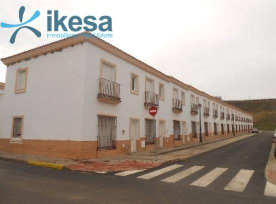 Casa adosada en Venta en Bonares