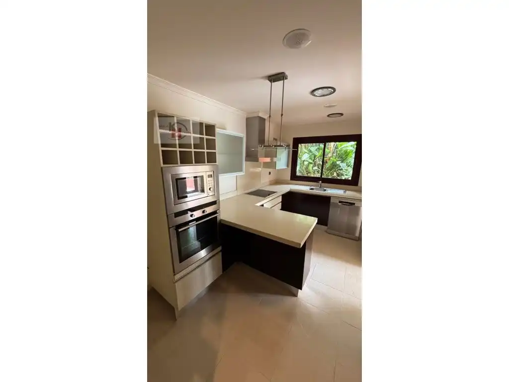 Casa adosada en venta en Lomas de Marbella Club