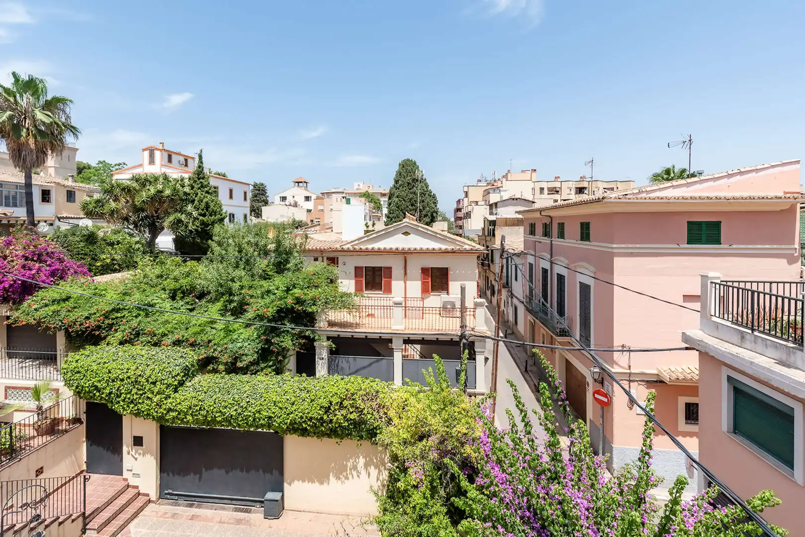 Vista exterior de Casa adosada en venda en  Palma de Mallorca amb Aire condicionat, Terrassa i Moblat