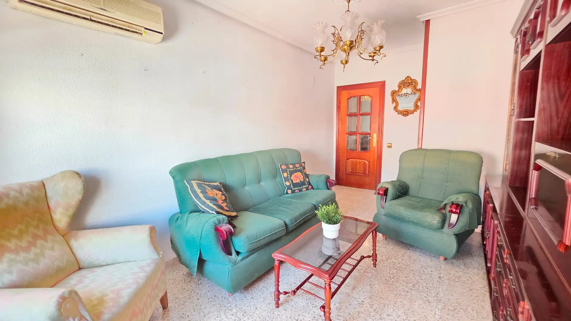 Living room of Flat for sale in Jaén  with Air Conditioner, Heating and Terrace