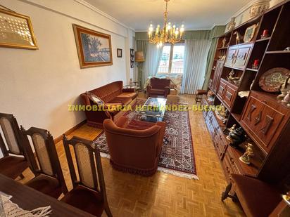 Living room of Flat for sale in Salamanca Capital  with Air Conditioner