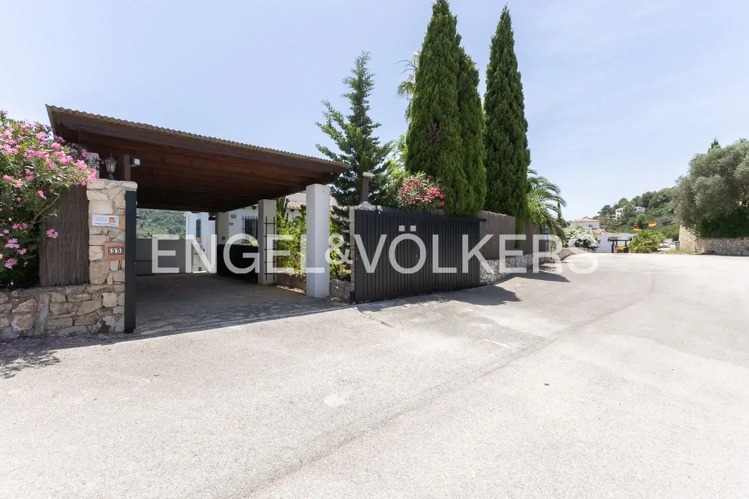 Vista exterior de Casa o chalet en venta en Dénia con Calefacción, Jardín privado y Piscina