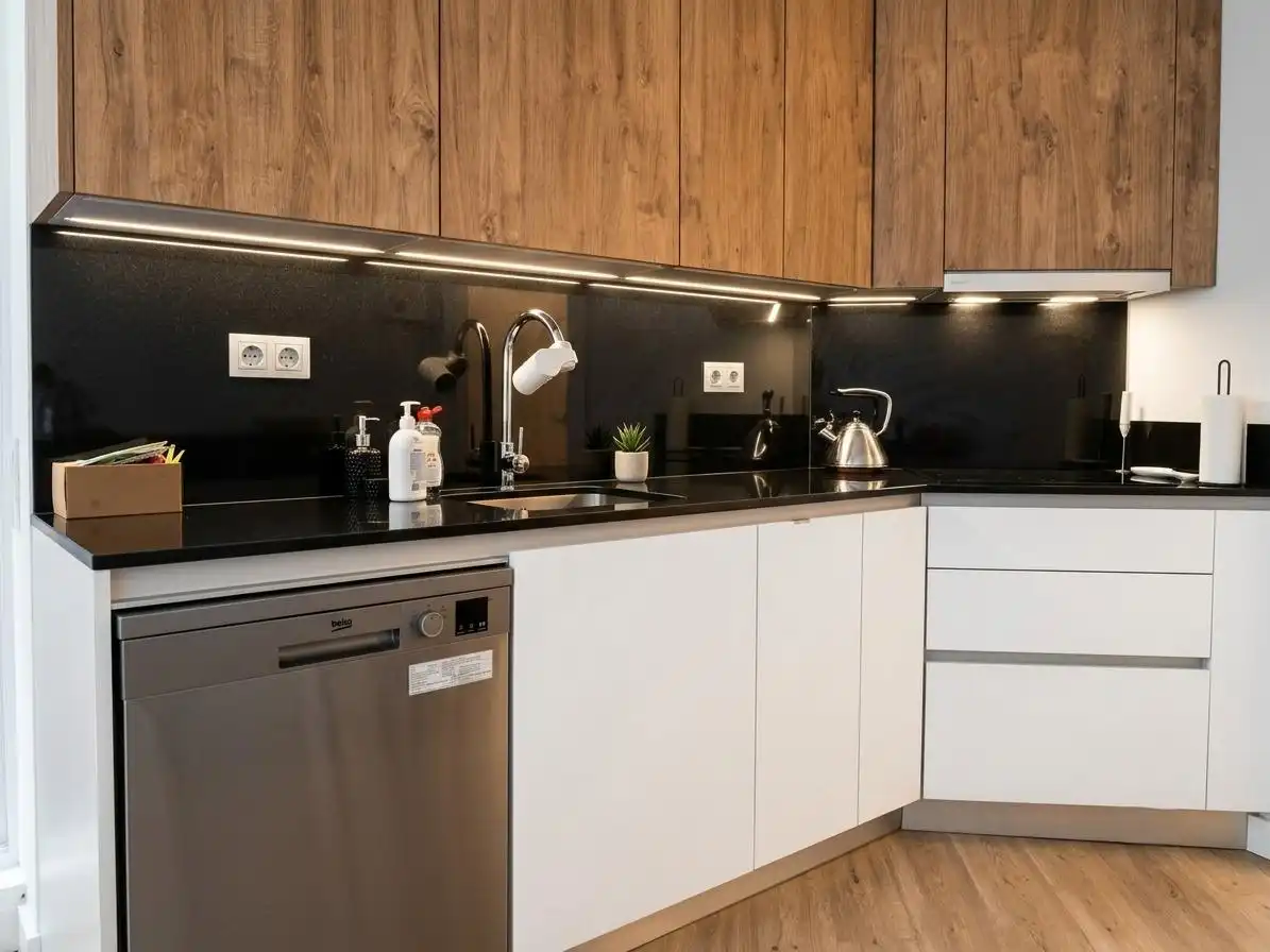 Kitchen of Flat for rent in Granada  with Air Conditioner, Heating and Private garden