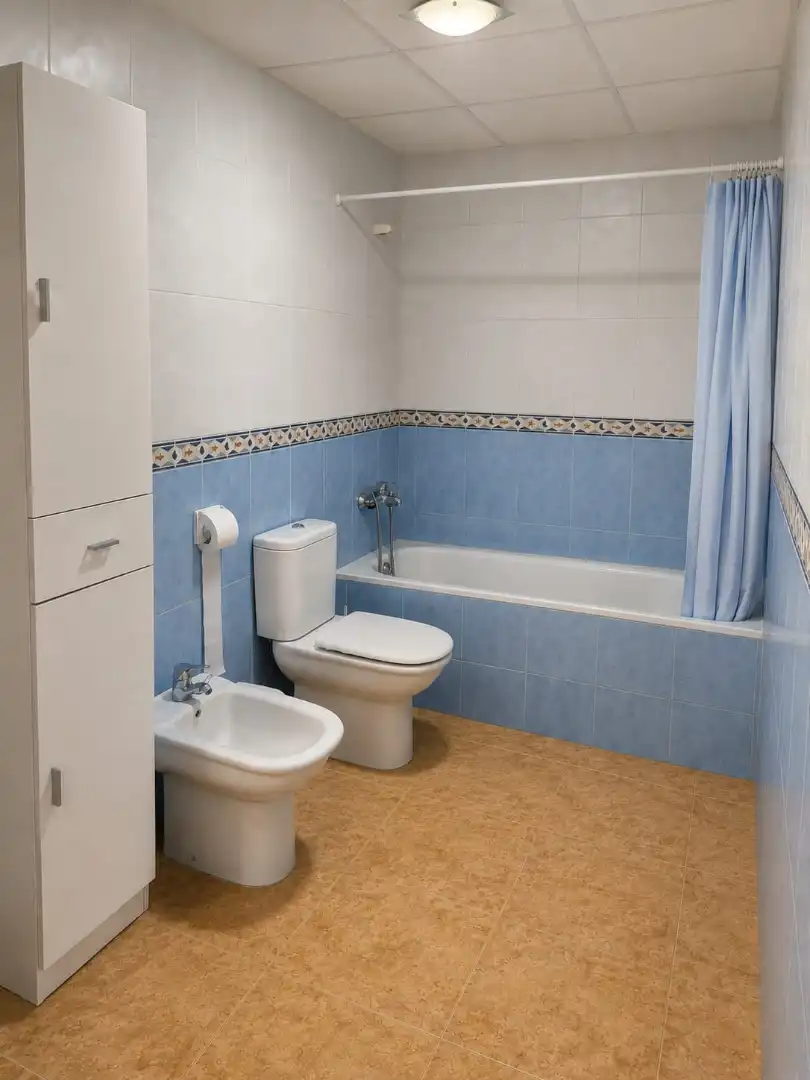Bany de Apartament de lloguer en Águilas amb Moblat, Forn i Rentadora