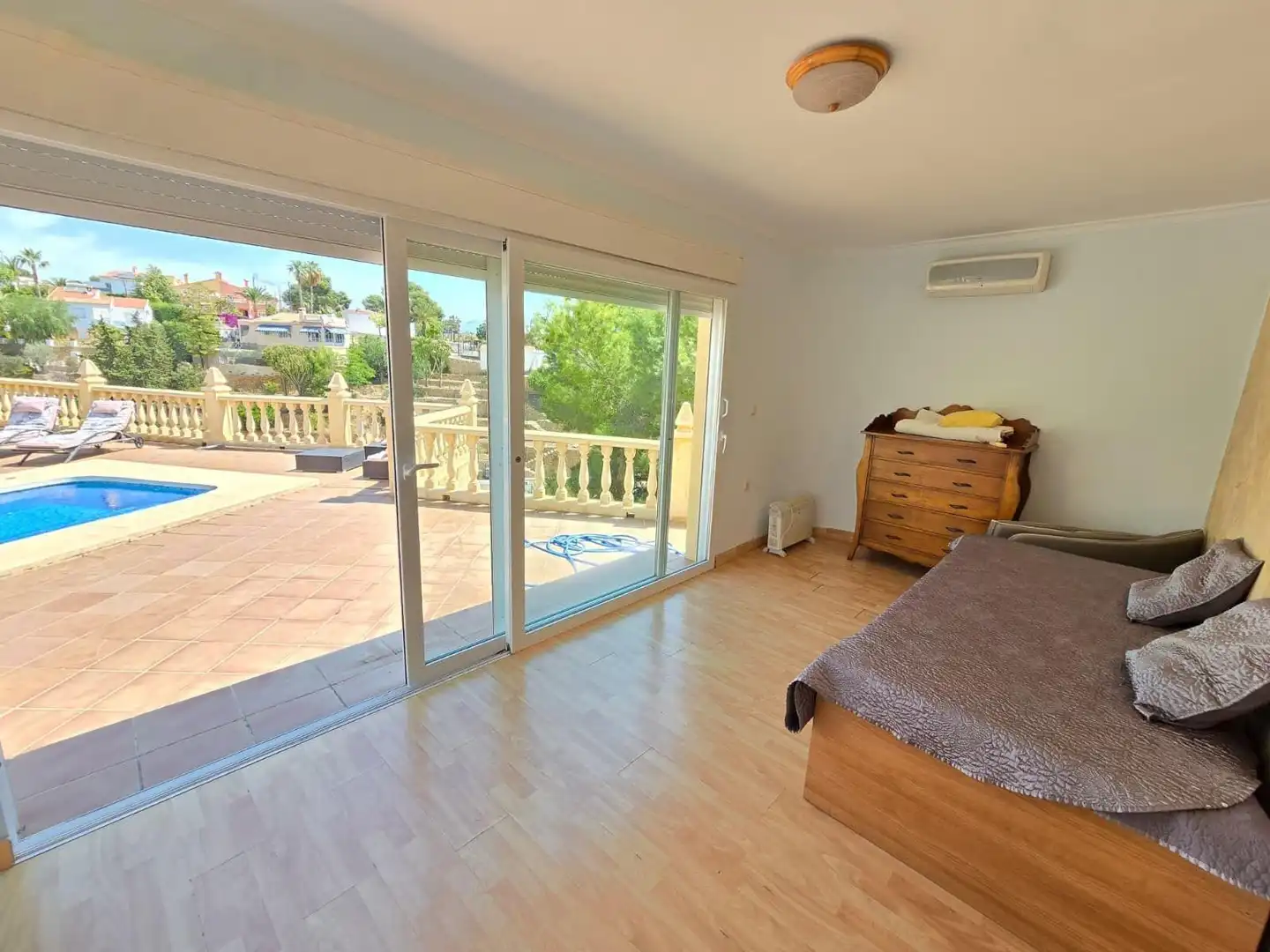 Chalet con piscina en venta en Coloma, imagen 8