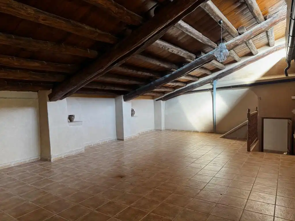 Casa adosada en venta en Valderrobres con Calefacción, Horno y Lavadora