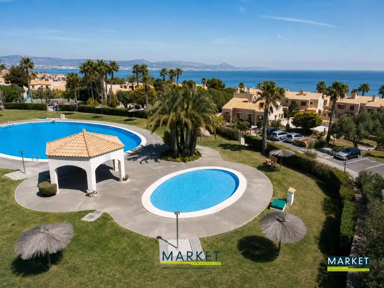 Exterior view of Detached homes for sale in Santa Pola  with Air Conditioner, Private garden and Parquet flooring