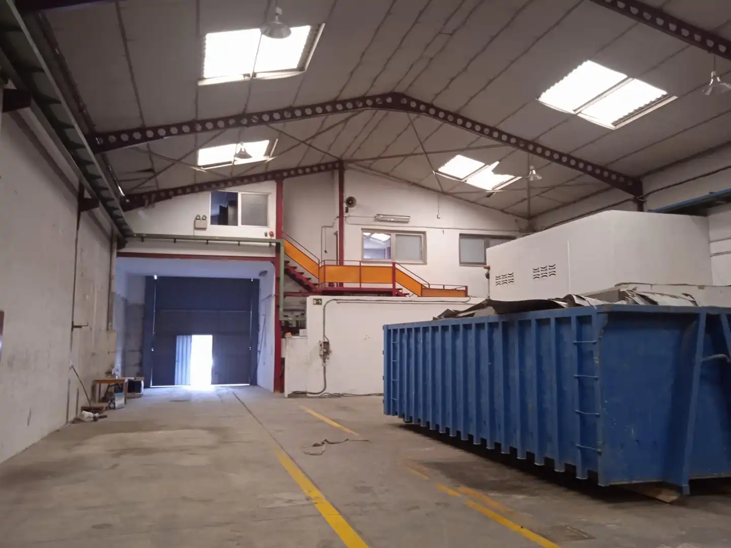 Industrial building to rent in Fuente del Jarro, imagen 2