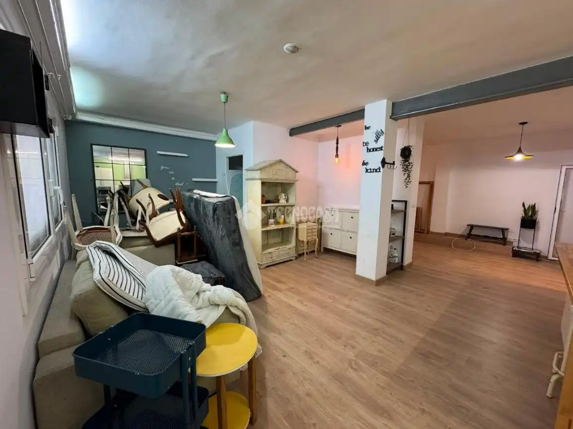 Wohnung zum Verkauf in Barcelona mit Klimaanlage und Parkett