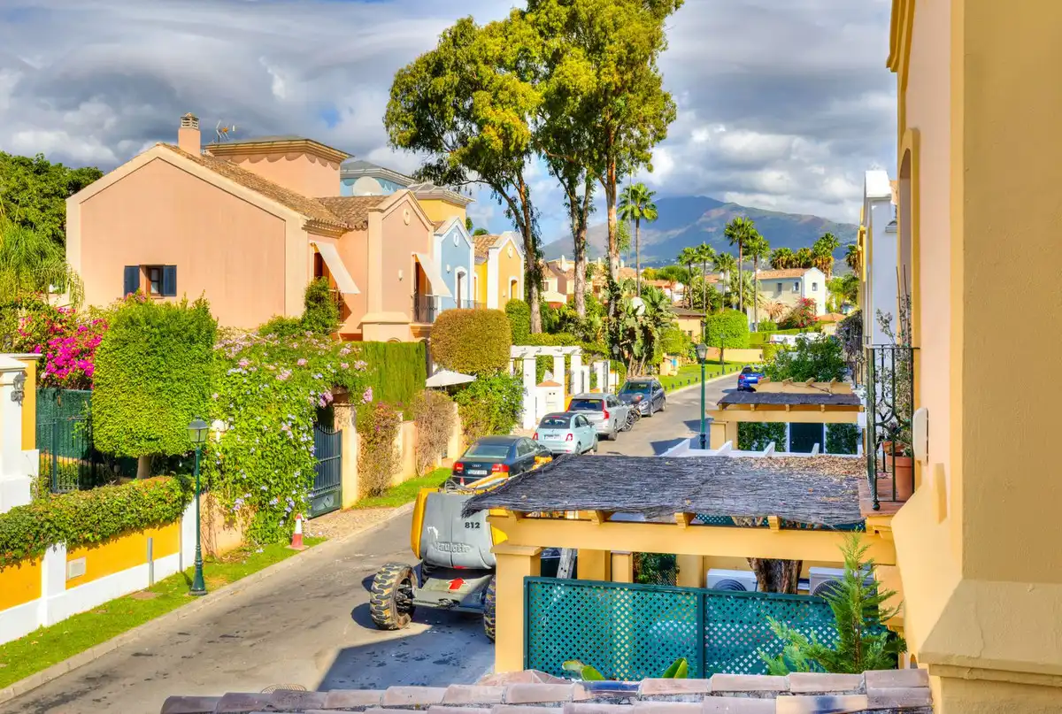 Außenansicht von Haus oder Chalet zum Verkauf in Marbella mit Terrasse und Gemeinschaftspool