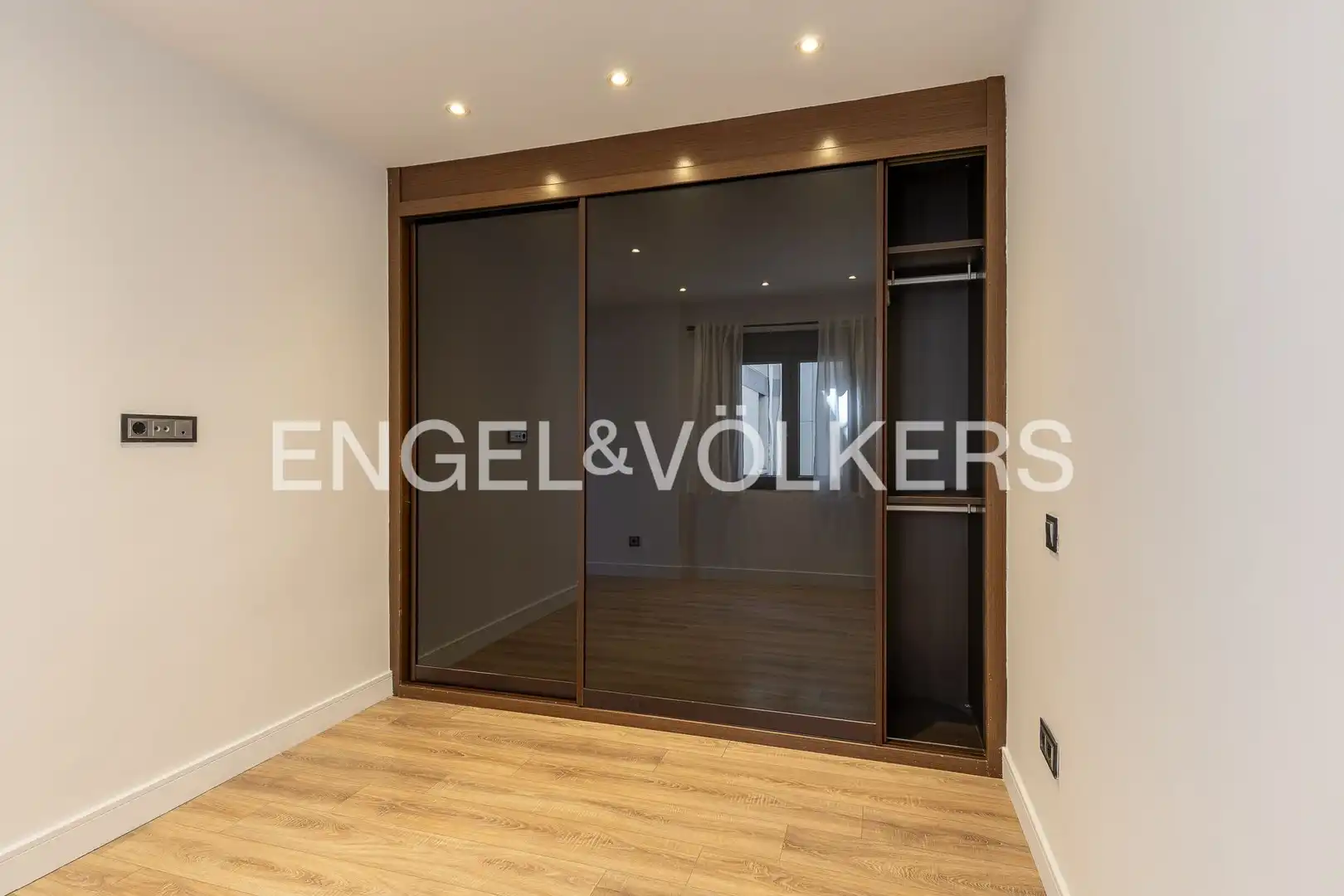 Bedroom of Flat for rent in Madrid  with Air Conditioner, Heating and Parquet flooring