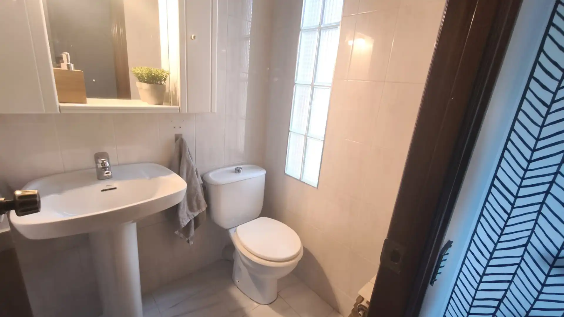 Baño de Casa adosada en venta en Cervelló con Aire acondicionado, Calefacción y Terraza