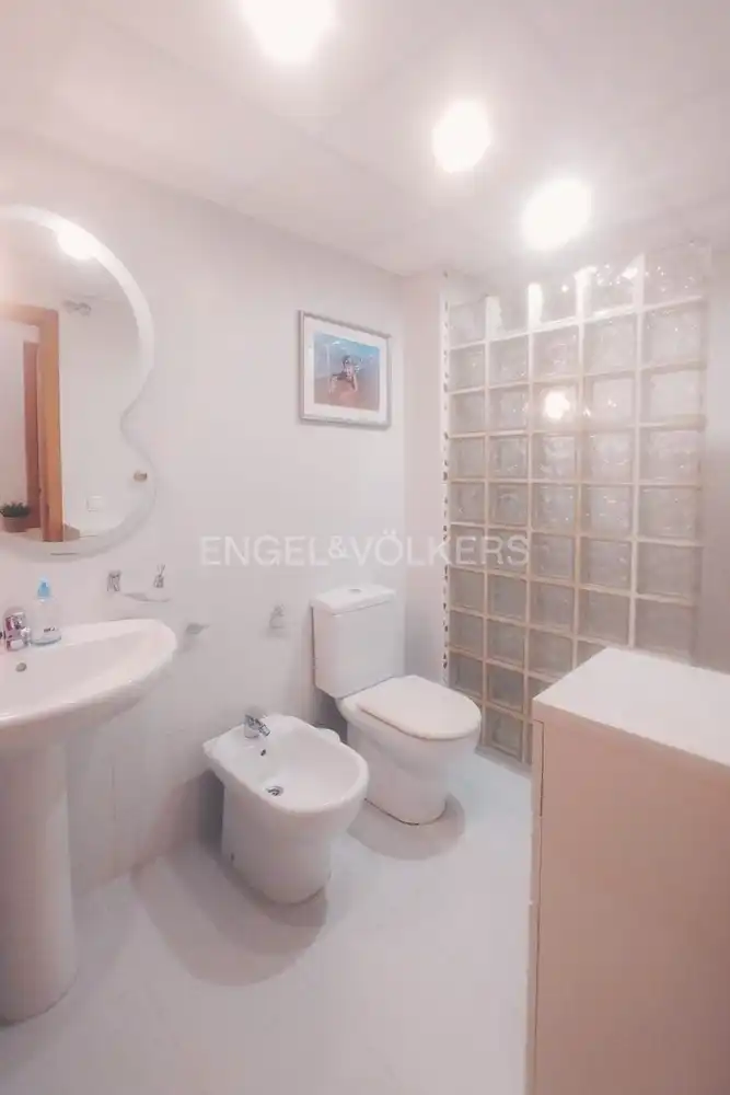 Baño de Piso en venta en Valencia con Aire acondicionado, Calefacción y Amueblado