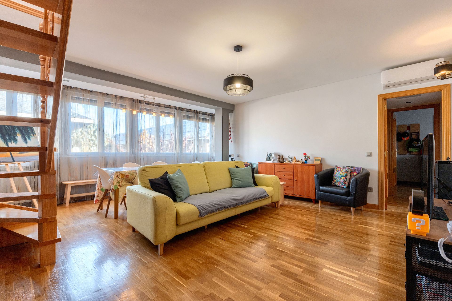 Living room of Duplex for sale in Paracuellos de Jarama  with Furnished