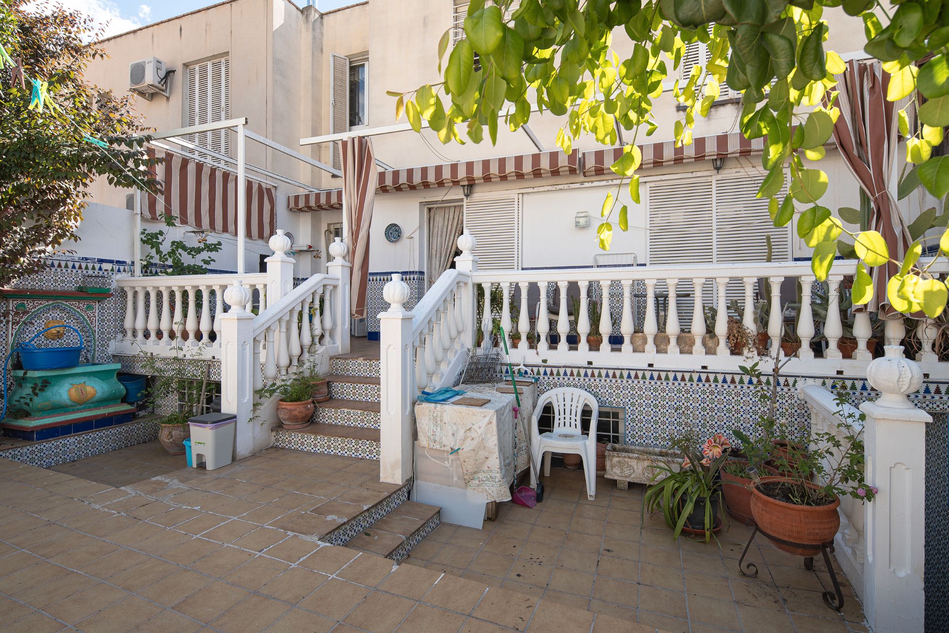 Exterior view of House or chalet for sale in  Granada Capital  with Air Conditioner, Heating and Private garden