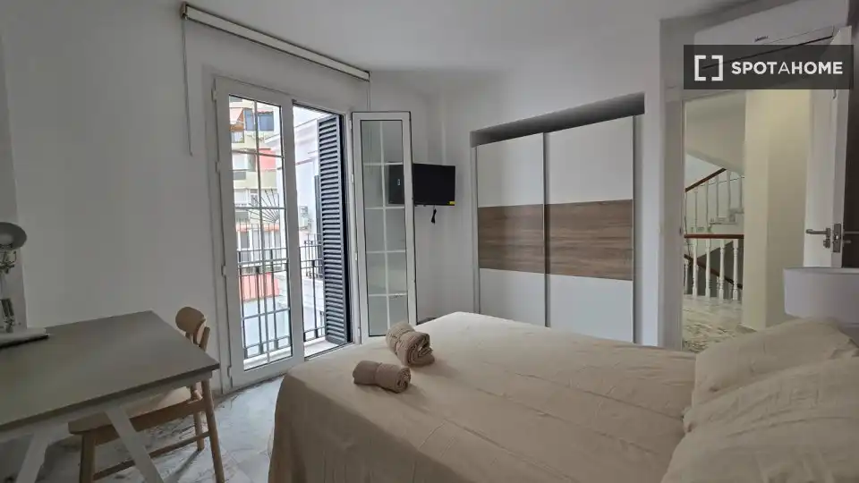 Habitación de Piso de alquiler en Málaga con Aire acondicionado, Calefacción y Amueblado