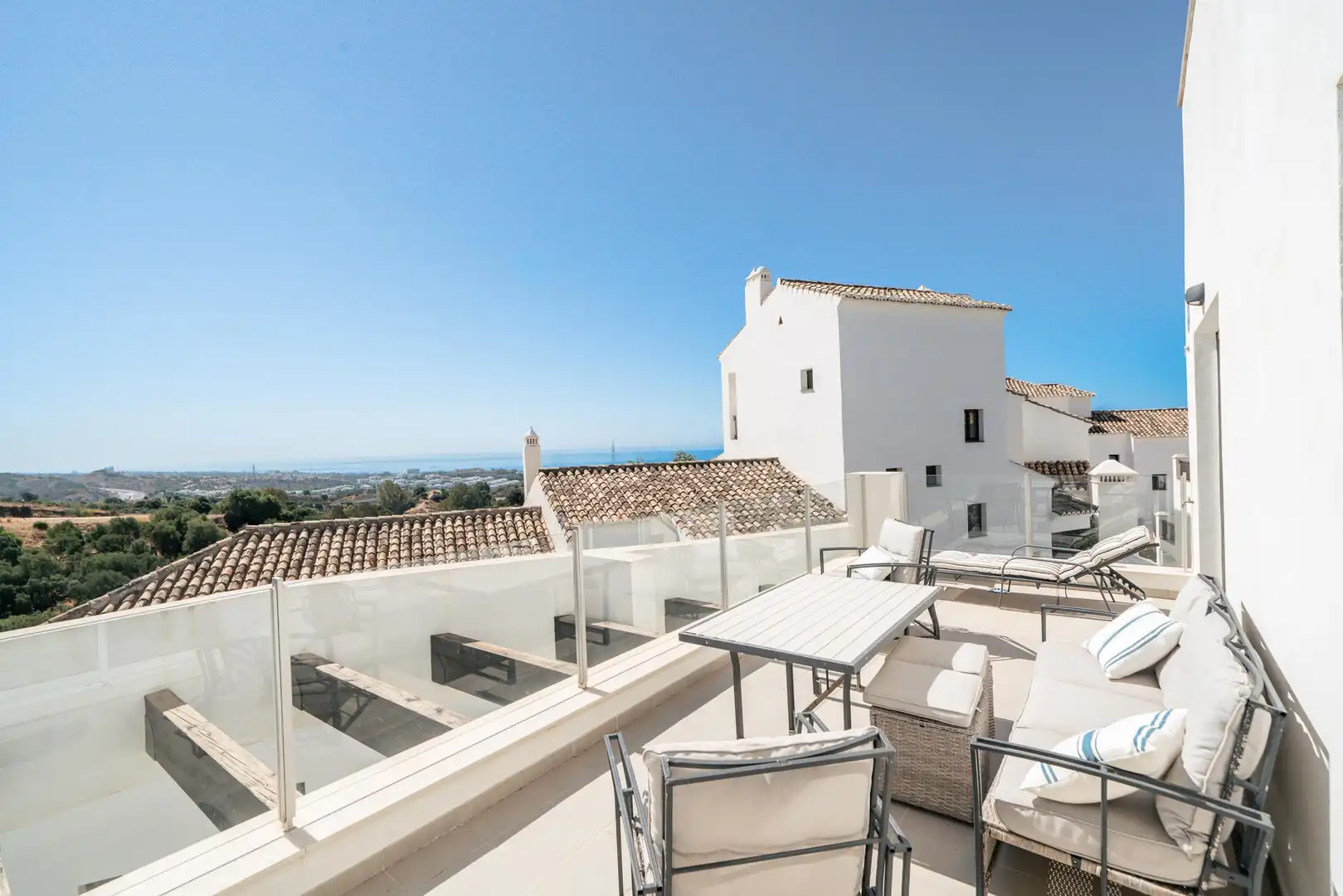 Terrassa de Dúplex de lloguer en Marbella amb Jardí privat, Alarma i Piscina comunitària