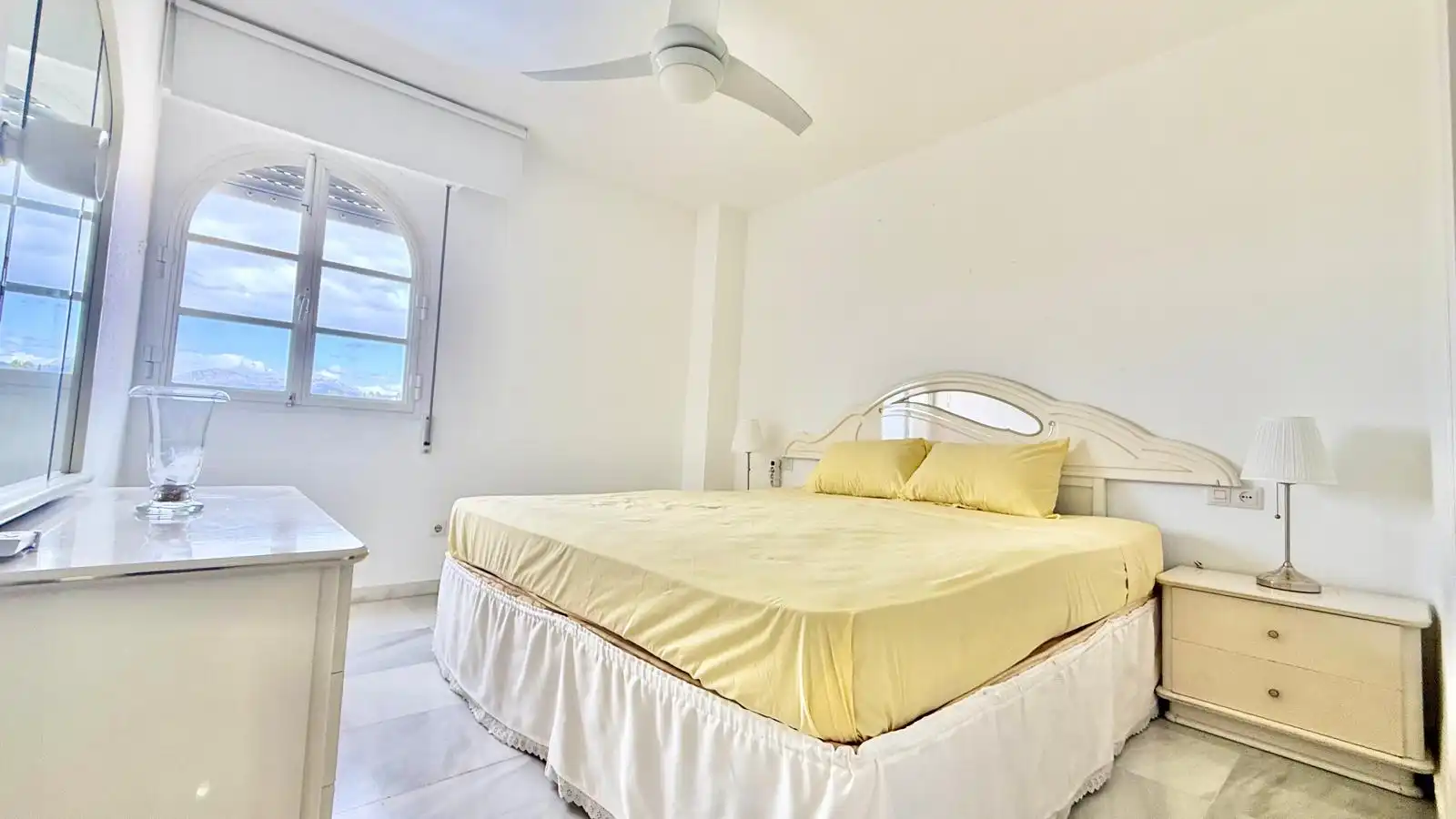 Bedroom of Flat for sale in Estepona  with Terrace, Furnished and Oven