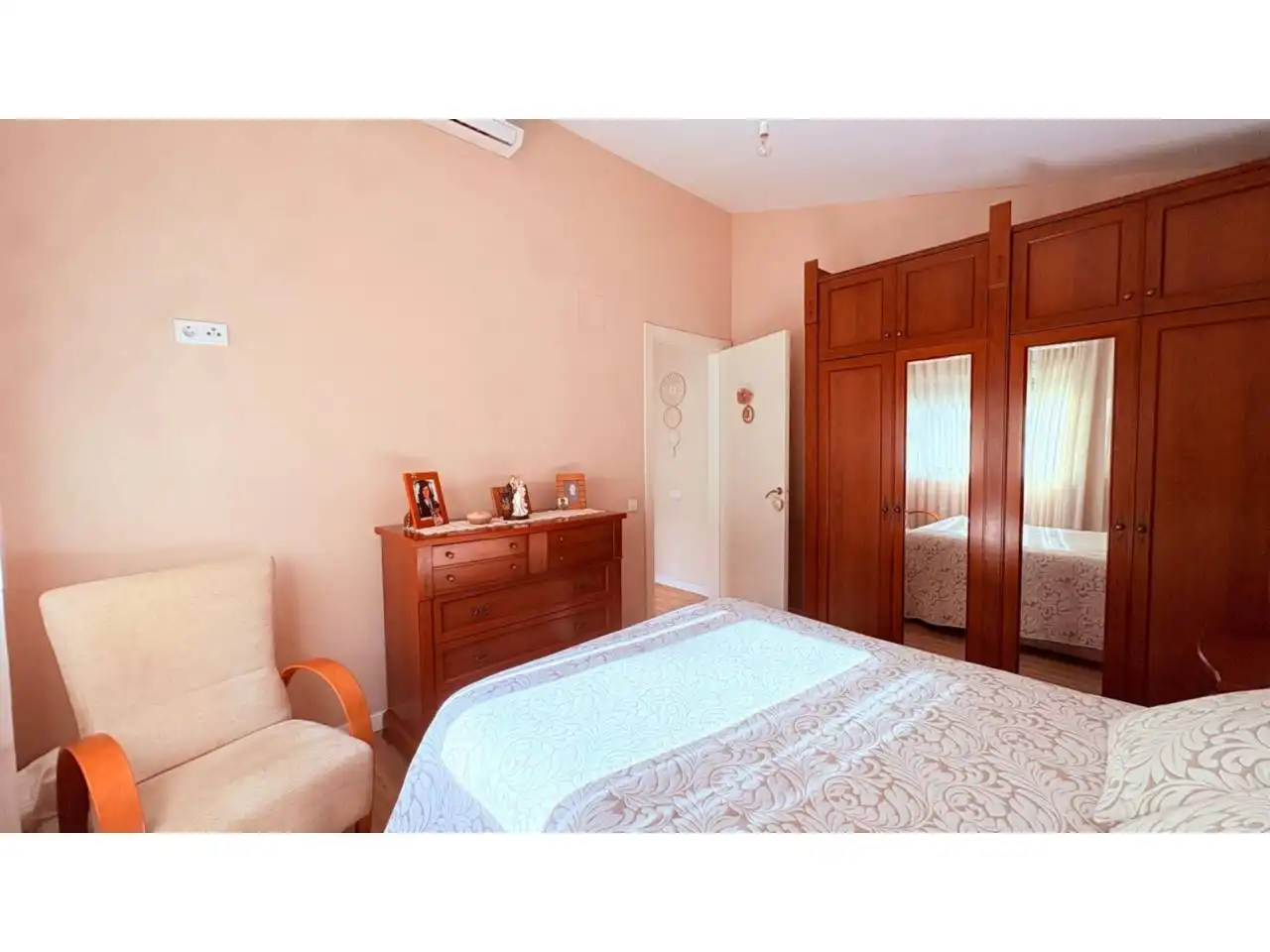 Dormitori de Casa o xalet en venda en Castellar del Vallès amb Terrassa