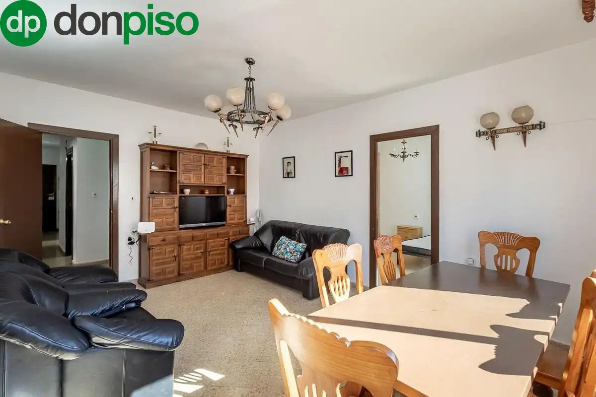 Living room of Flat for sale in Granada  with Heating and Balcony