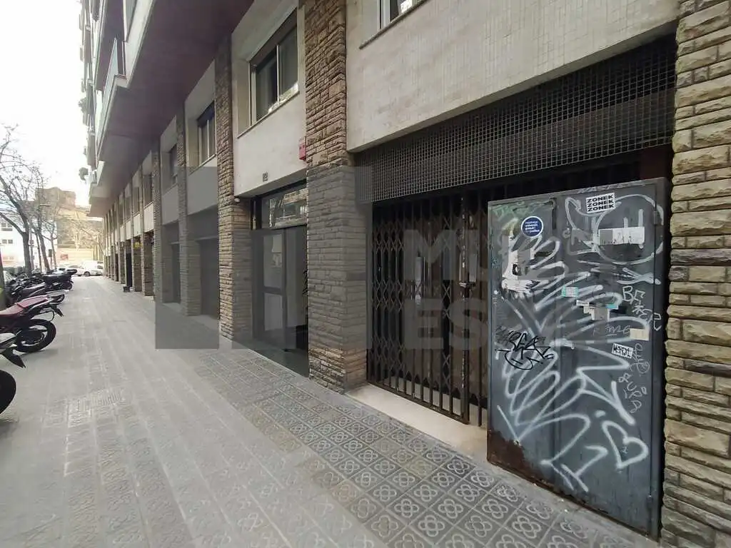 Local de alquiler en Carrer de Còrsega, La Nova Esquerra de l'Eixample