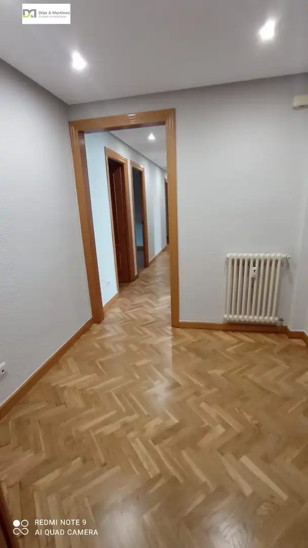 Piso en venta en León Capital  con Calefacción, Parquet y Terraza
