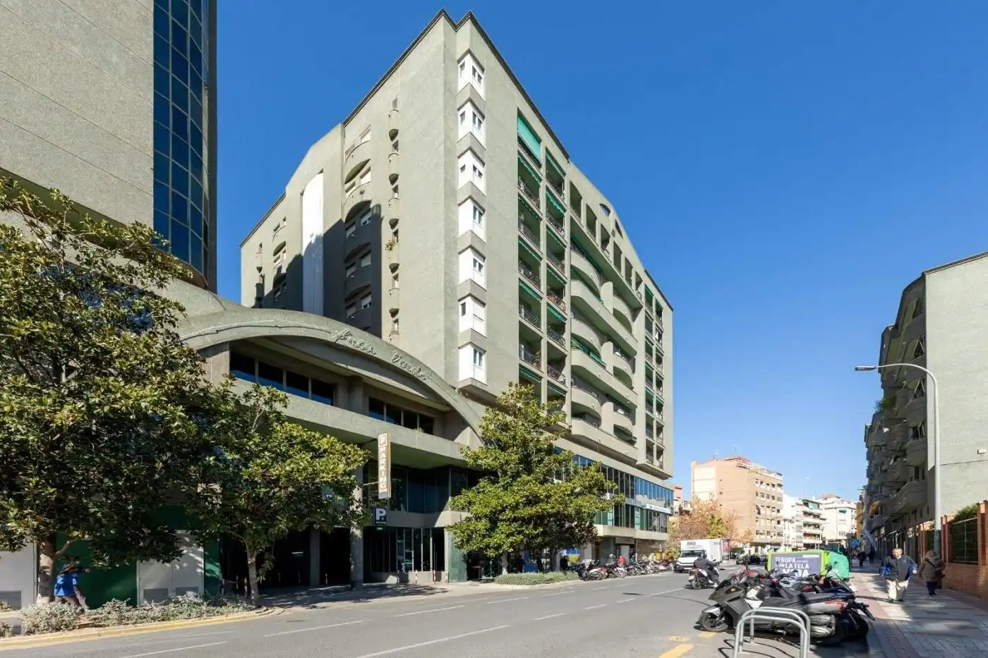 Exterior view of Office for sale in Granada