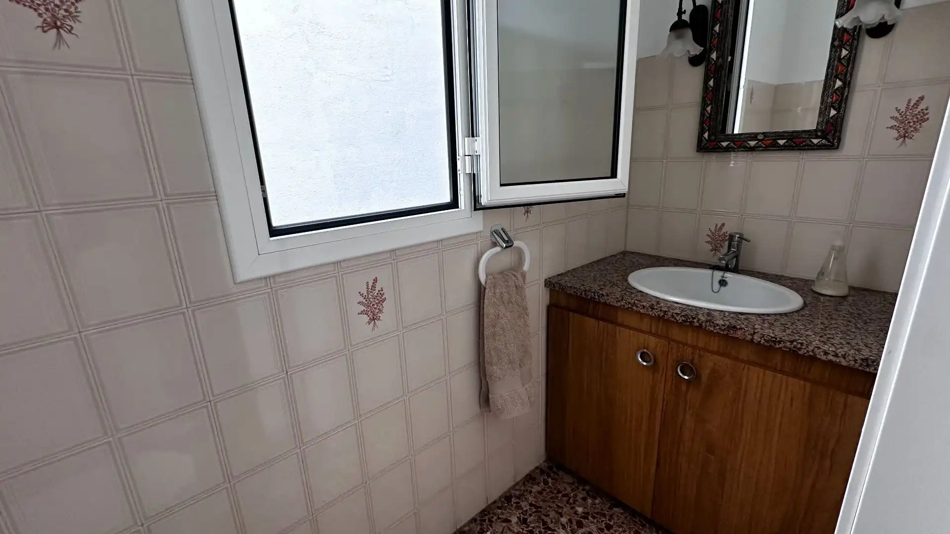 Bathroom of Flat for rent in Tortosa  with Air Conditioner, Terrace and Furnished