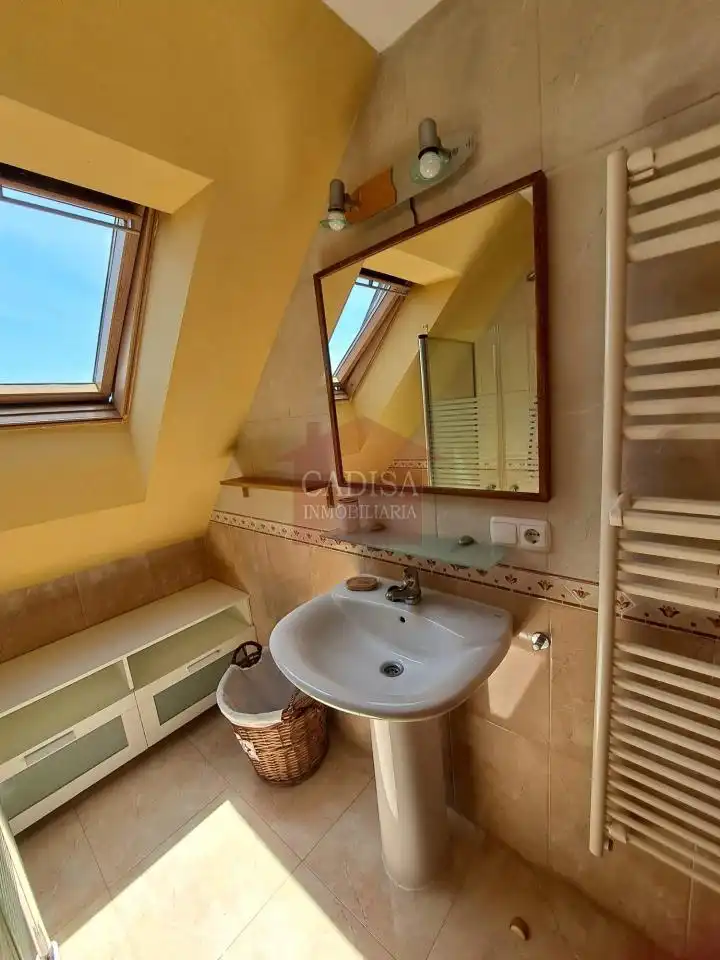 Baño de Apartamento de alquiler en Villares de la Reina con Calefacción y Amueblado