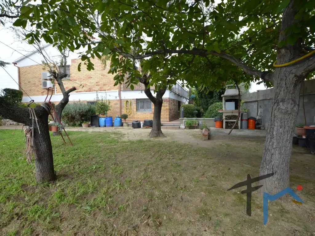 Jardín de Casa o chalet en venta en Sant Llorenç d'Hortons