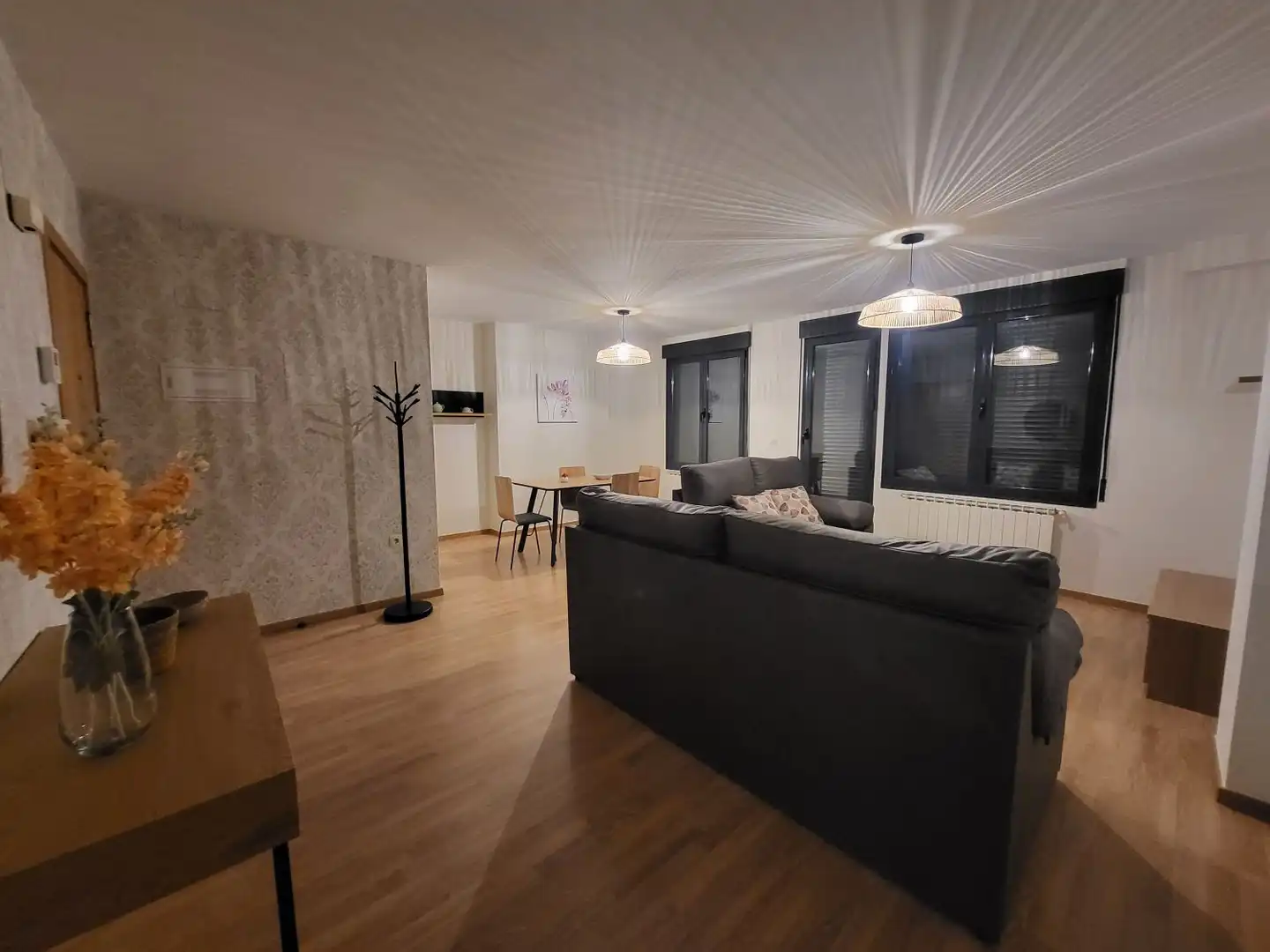 Sala de estar de Ático de alquiler en La Roda con Aire acondicionado, Calefacción y Terraza