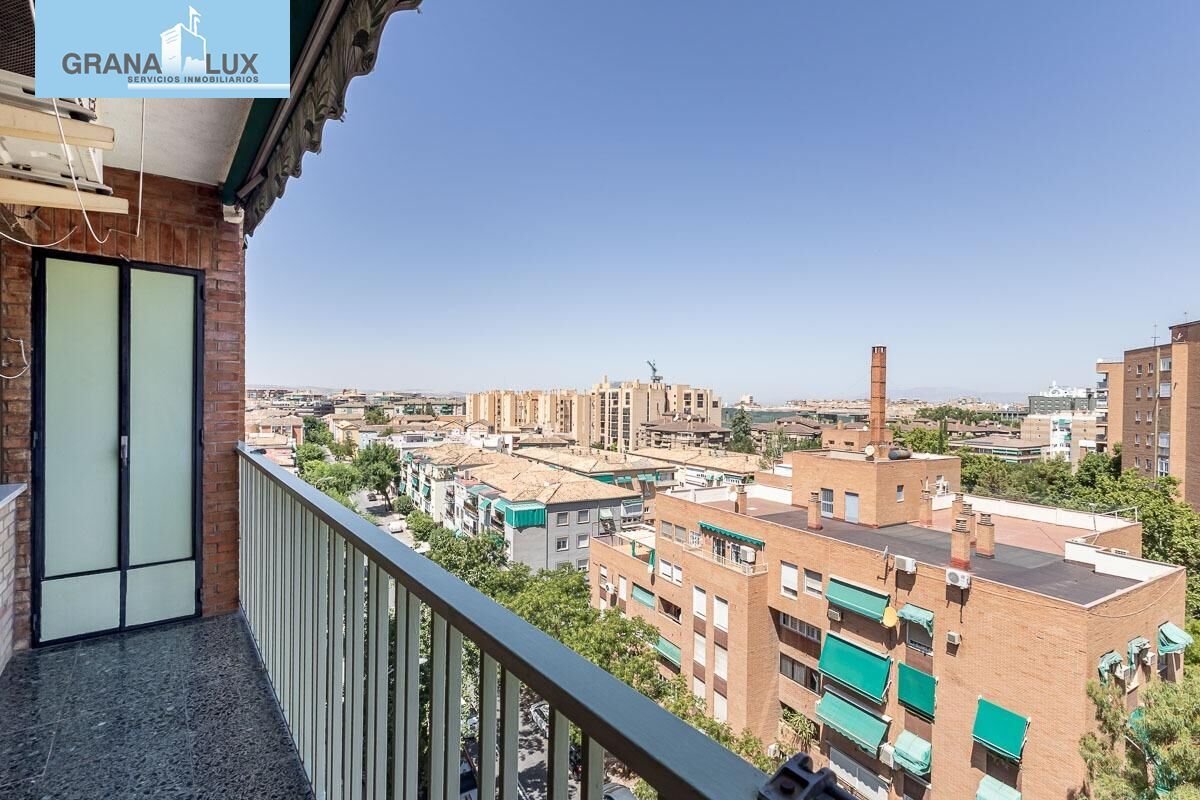 Vista exterior de Piso en venta en  Granada Capital con Aire acondicionado y Terraza