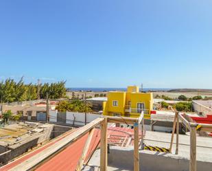 Vista exterior de Casa o xalet en venda en Ingenio amb Aire condicionat, Jardí privat i Terrassa