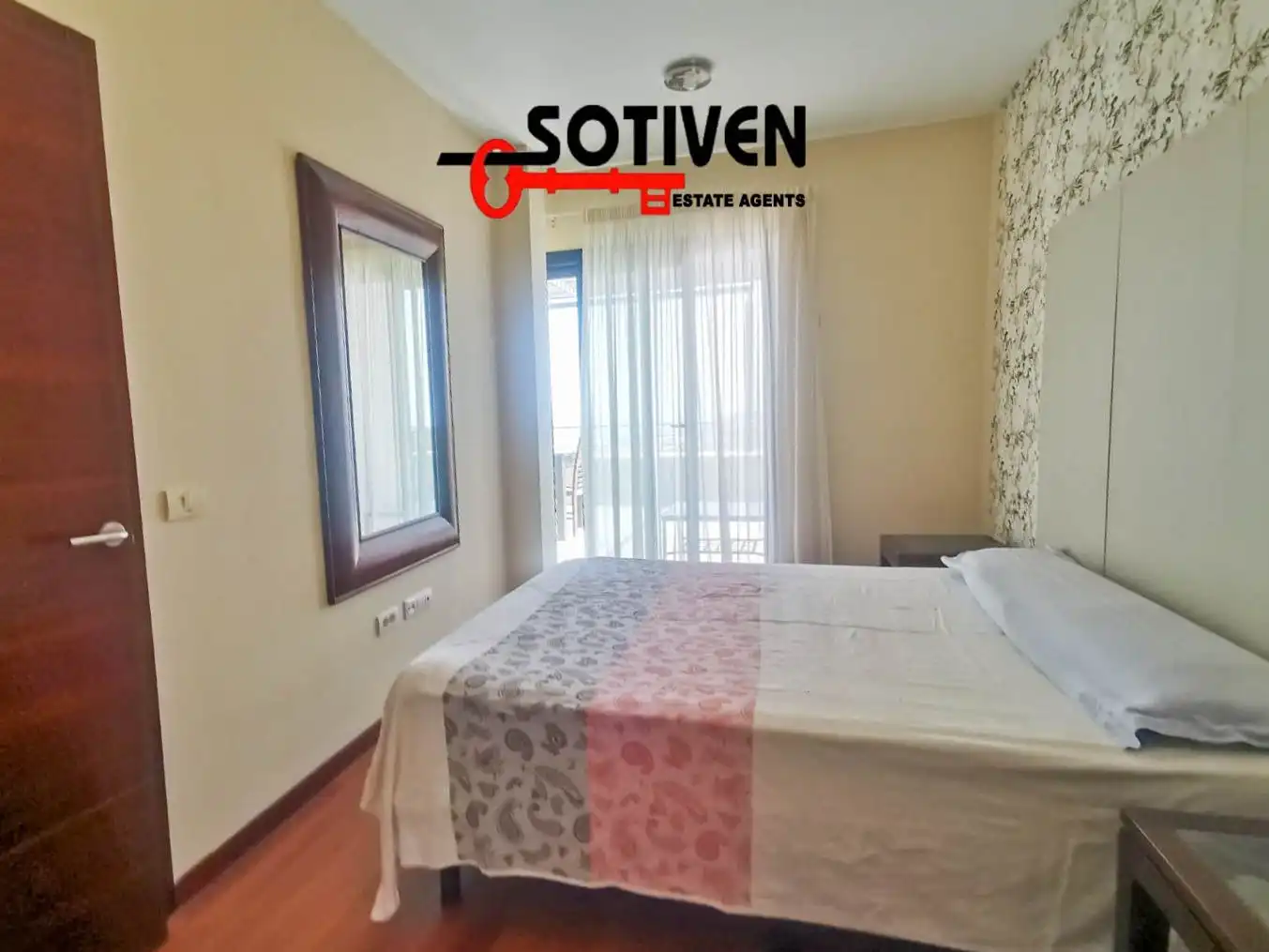 Schlafzimmer von Dachboden zum Verkauf in Adeje mit Terrasse und Möbliert